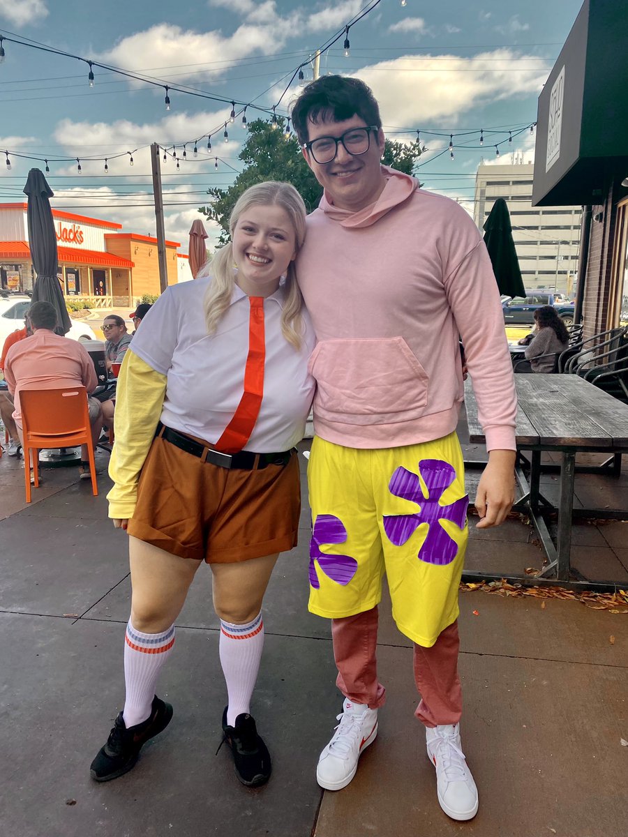 SoHoSocialAL's tweet photo. Here’s a #throwbackthursday of the fun we had over Halloween! Speaking of fun, it’s Friday Eve! Time to get your social on! #besocial #fridayeve #weekendondeck https://t.co/vDQ1aLqrGh