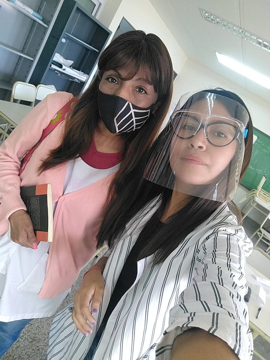 Iniciamos los #TalleresdePrimaria espacios de encuentros .. con la seño <a href="/Mili_Beltran55/">Miriam Beltran</a> una referente Tic de la esc 4038 que viene realizando proyectos creativos e innovadores 🍃💻