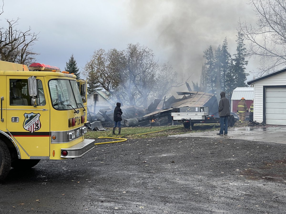 KREMJeff's tweet photo. Unfortunately 6 dogs perished in a garage fire in Spangle. Fire under control. https://t.co/NxZ95mmwt6