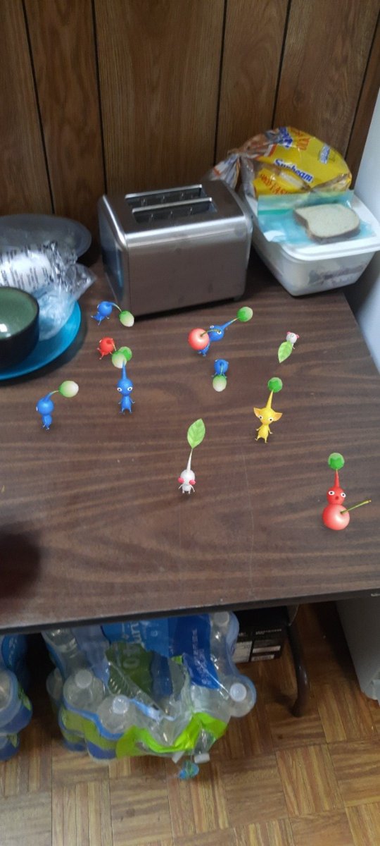 ZAXSNAX1's tweet photo. Their so tiny lol
#Pikmin #PikminBloom https://t.co/ONa6WB4a21