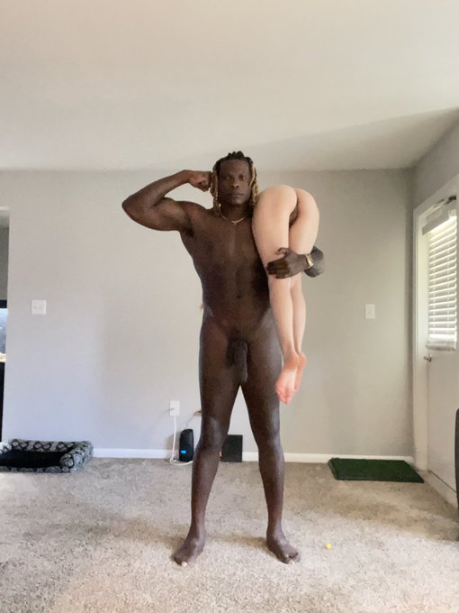 First off I wanna say happy birthday to the biggest king /@LongliveSmalls 👑 Going live to celebrate on