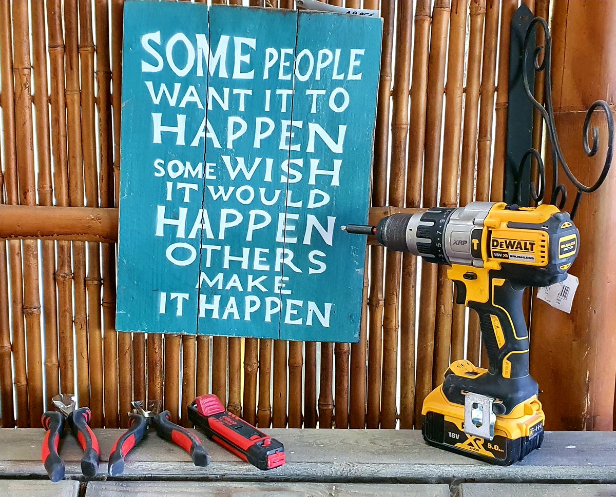 Michael52037051's tweet photo. Hört auf zu suchen! Wenn ihr einen kompetenten Partner an Eurer Seite braucht, dann schreibt uns, oder greift zum Hörer.
Wir sind für Euch da! Und zwar rund um die Elektrotechnik. Smart Home mit KNX, sämtliche Elektroinstallationen ... sind für uns keine Fremdwörter 😀 https://t.co/WWc7o5O8H0