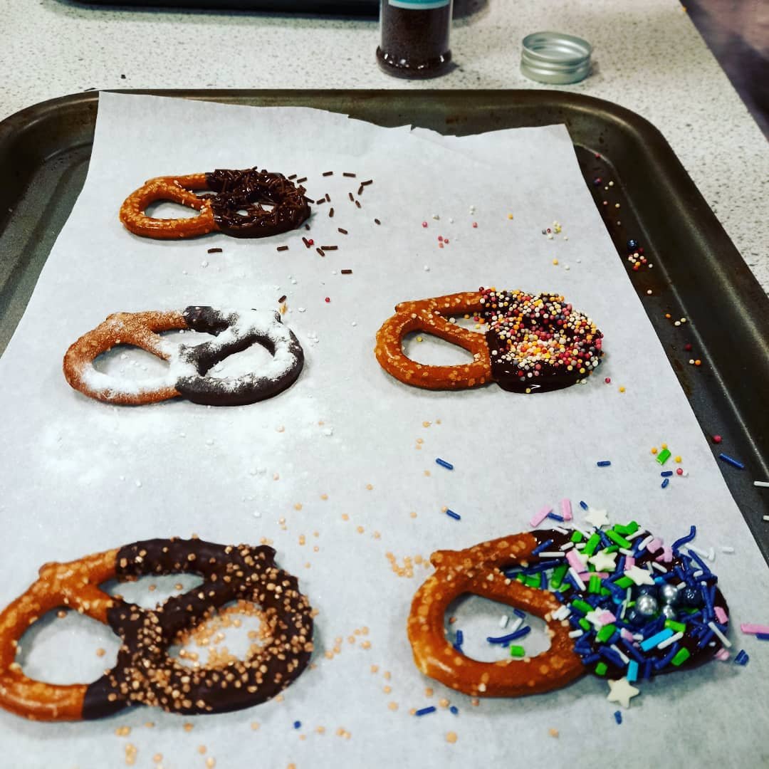 New #BRO_Enterprise volunteers developing their chocolate-decoration skills #brilliantbroughton.