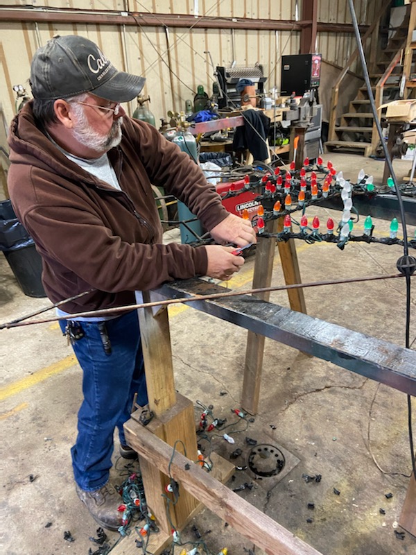 Opening night of the 33rd Annual St. Albans Festival of Lights is closer than you think.  
Our crew is hard at it on every twinkling detail!  
More info:  mtr.cool/djfodhtvod