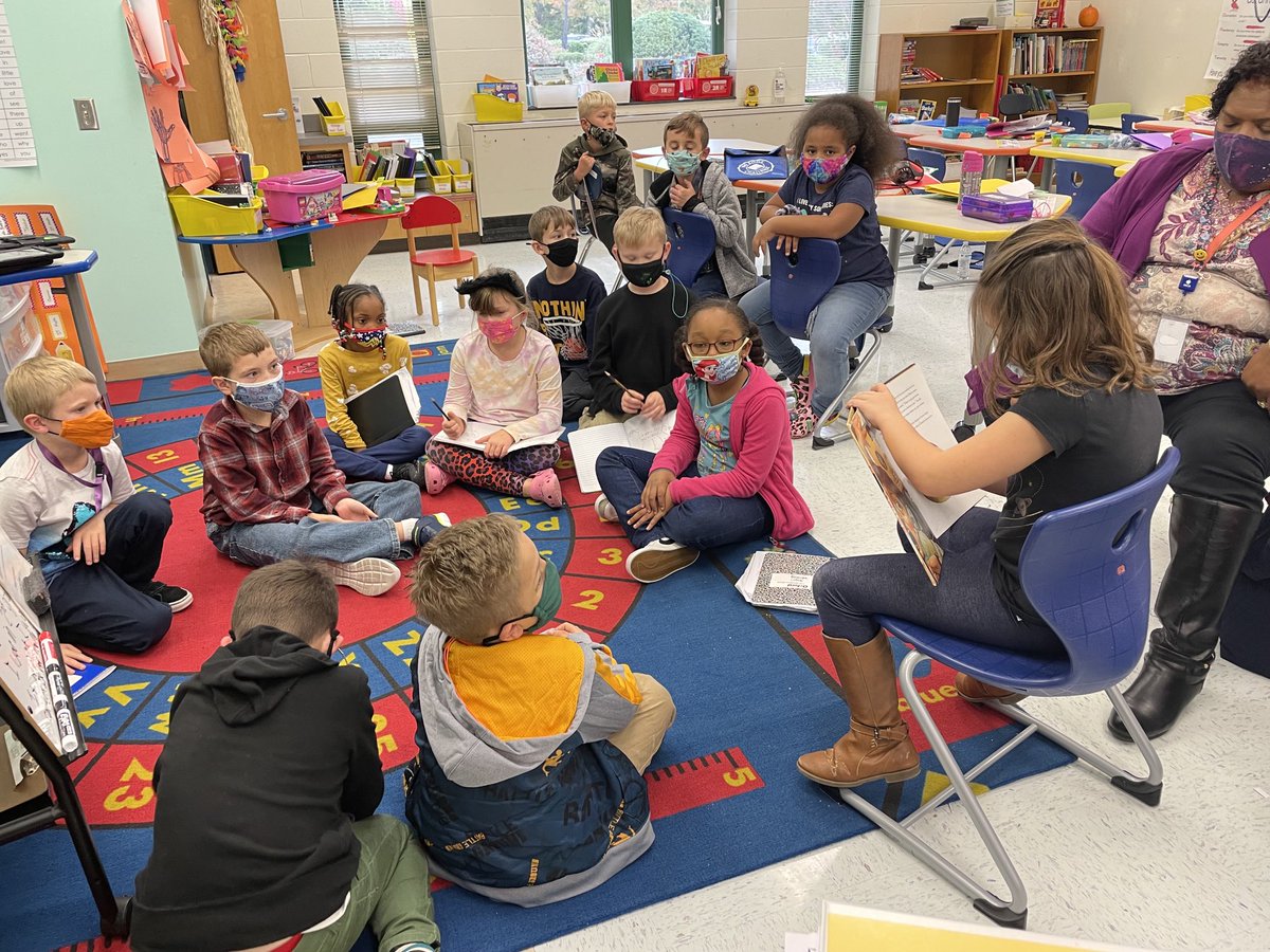 2nd grade teaching each other! #grasshopper #guestreader ⁦<a href="/IWCSchools/">Isle of Wight County Schools</a>⁩ ⁦<a href="/CarrolltonES/">Carrollton Elementary School</a>⁩