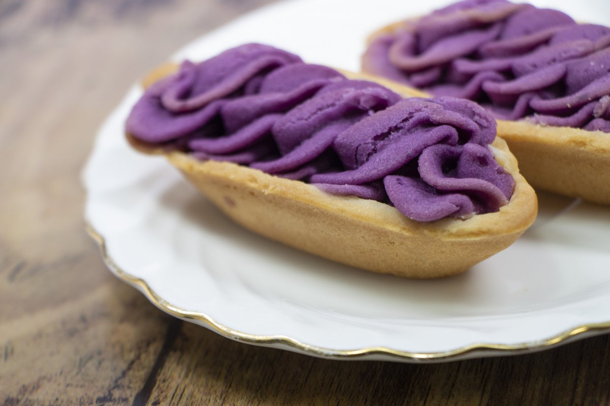 JaponStrasbourg's tweet photo. #JaponGourmand 🍨 | Savez-vous quel ingrédient donne à ces pâtisseries leur belle couleur ? 💜

Ce n’est ni betterave, ni haricot rouge azuki…

Délicieusement sucrées et riches en nutriments, les patates douces violettes #murasakiimo &amp; #beniimo font de merveilleux desserts. 🧁🤤 https://t.co/sHkeFDmbHm
