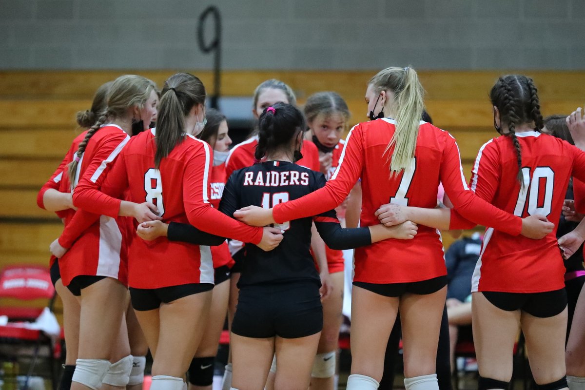 The No. 15 Varsity Girls Volleyball Team is set to compete against No. 27 Rocky Mountain and No. 10 Pueblo West in the Class 5A Regional Tournament at Pueblo West High School on November 5 and 6. Good luck this weekend, Raiders! #weareproudofyou #RoadtoState
📸: Paul Soriano