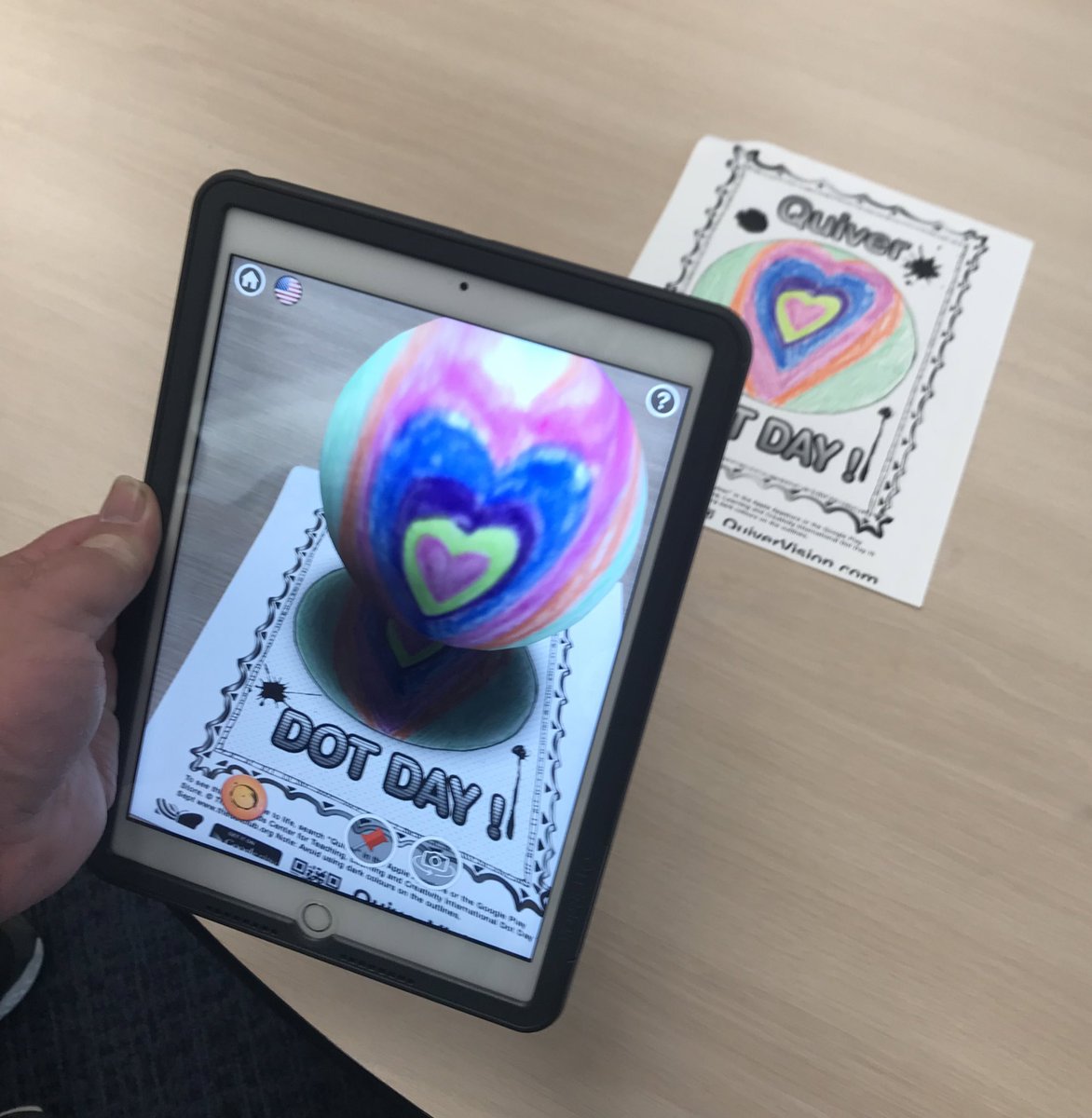 timneedles's tweet photo. Fun working with library media specialist @DonnaDeLuca22 today to share the how to create #AugmentedReality works of #art &amp; animation with students in the @SCSD_AMS library #Makerspace! https://t.co/RsMh9bhYde