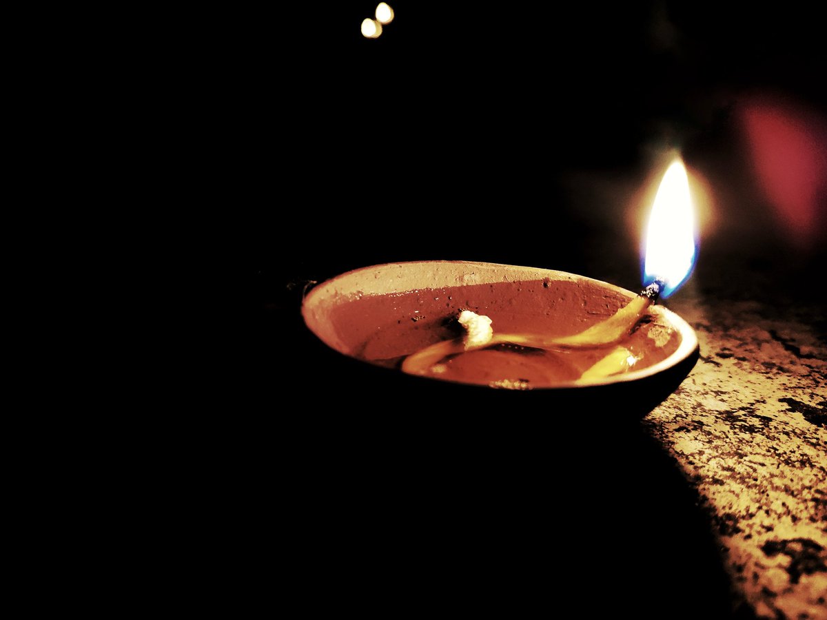 Lucknowie's tweet photo. अत्त दीपो भवः !!
#DeepDanUtsav
#HappyDiwali https://t.co/CnZdJEhDUU