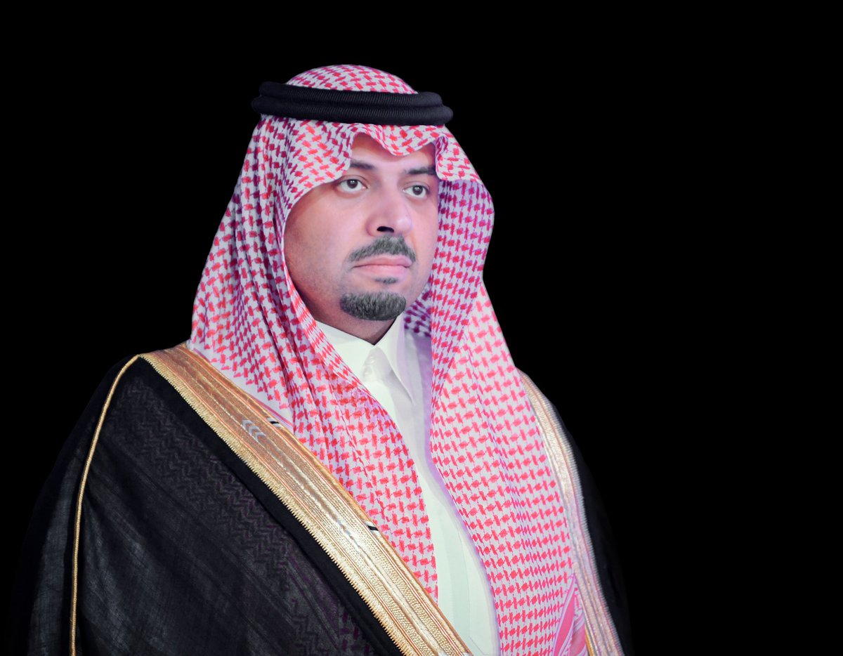 NorthborderSA's tweet photo. قدم #الأمير_فيصل_بن_خالد_بن_سلطان #أمير_منطقة_الحدود_الشمالية، تعازيه ومواساته لمدير فرع وزارة البيئة والمياه والزارعة بالمنطقة المهندس إبراهيم الشويمان في وفاة والده
وسأل سموه في اتصال هاتفي, الله العلي القدير أن يتغمد الفقيد بواسع رحمته وغفرانه وأن يُلهم أهله الصبر والسلوان. https://t.co/Mia3cN9578