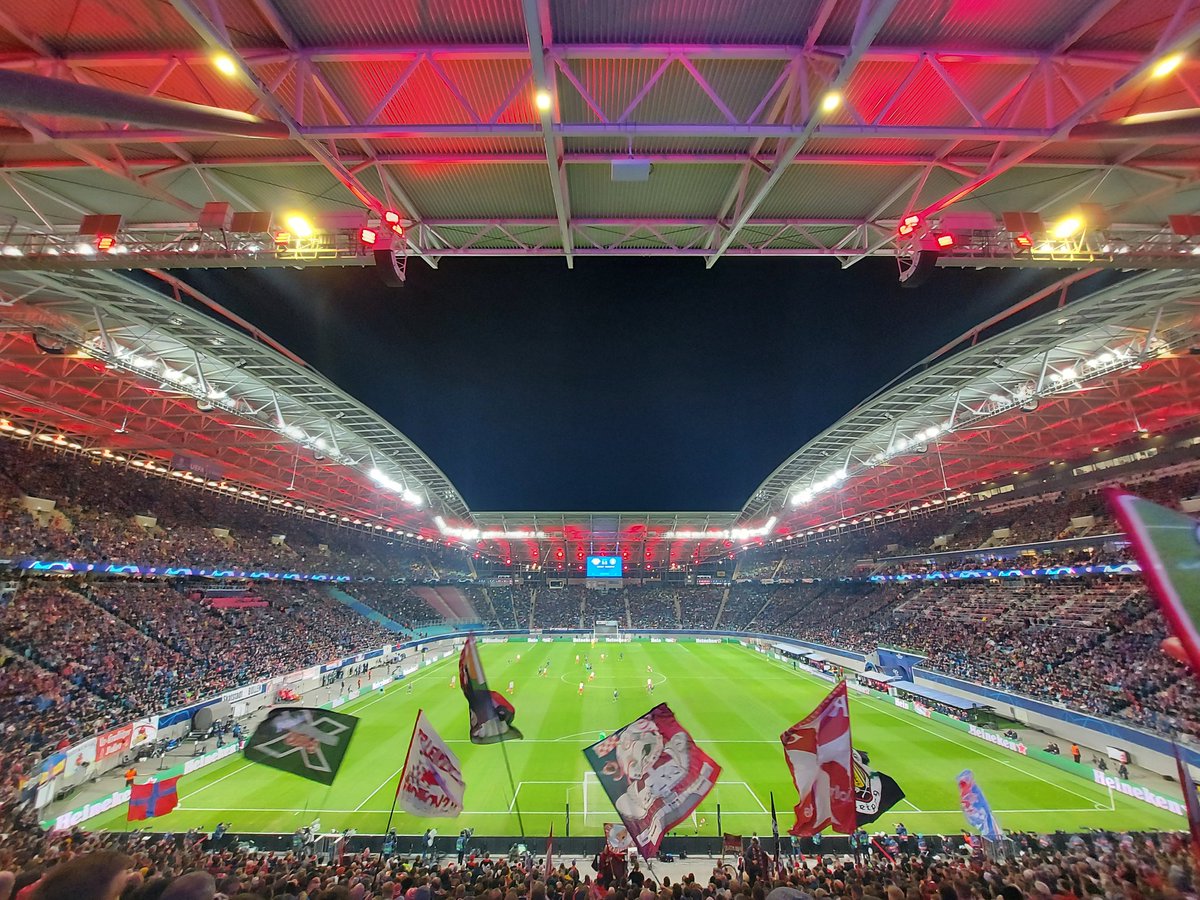 getRkomBLe09's tweet photo. Schön wars bei euch

Grüße gehen an die äußerst sympathischen @OsttirolBulls 

#RBLPSG #RBFans12 #SektorB #Block28 https://t.co/KX4WMOi2BC