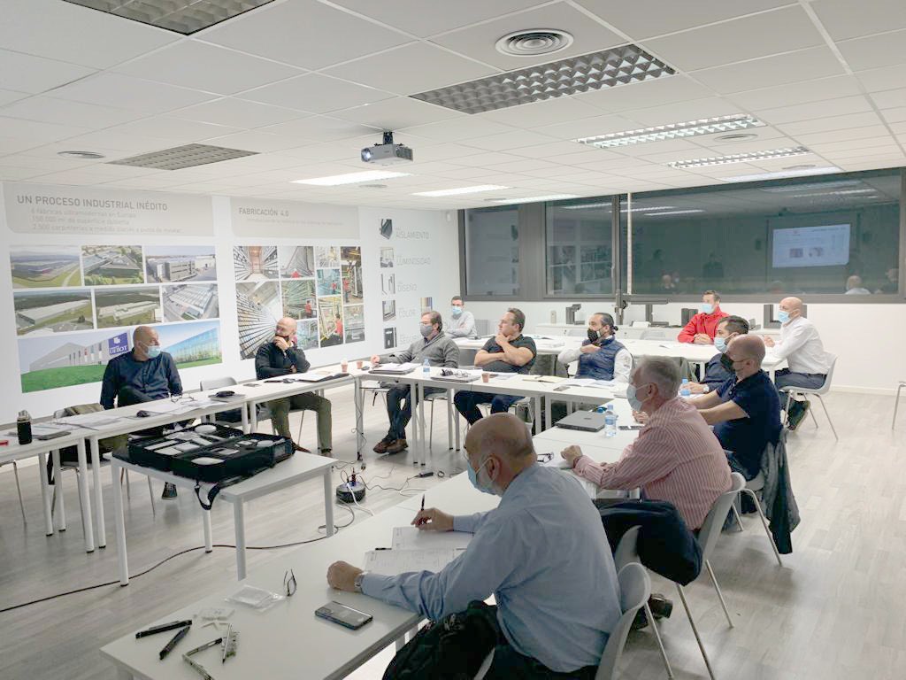 KLINE_SPAIN's tweet photo. Ante el lanzamiento de la aplicación K•LINE Smart Home y dada la novedad del producto y sus innumerables aplicaciones, estamos formando a toda máquina a nuestros profesionales y colaboradores.
¡K•LINE abre tus ventanas a la conectividad!
#ventanas
#ventanasypuertas
#smarthome https://t.co/vtVqffQIB7