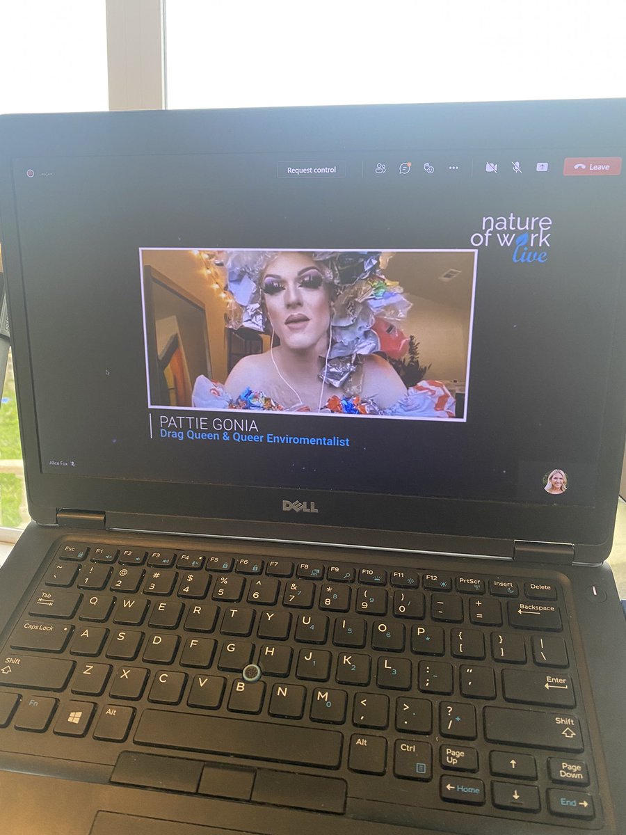 kmorry19's tweet photo. @pattiegonia literally in an outfit made of trash at #natureofworklive hosted by @DWG sharing a story of #authenticity, connecting with #nature and stepping more into who they are in the HIGHEST heels. So cool to see #LGBTQ representation at this event 🏳️‍🌈🏳️‍⚧️ https://t.co/hJdBnGEwZV