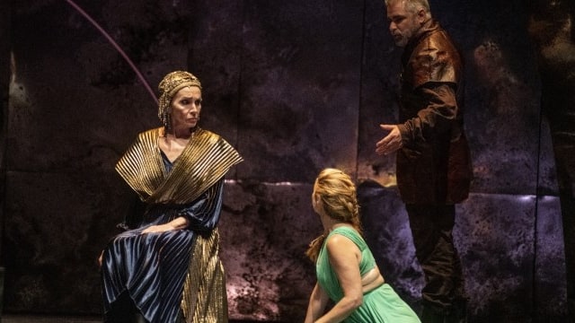 MLaPucelle's tweet photo. "Antonio y Cleopatra" una pasión de alto voltaje. ¡Felicidades a todo el equipo! En especial a mi admirado #FernandoSansegundo 🎭 ¡Bravo! 👏
¡Altamente recomendable! Últimos días en el #TeatrodelaComedia ¡No se lo pierdan! 
#teatro #madrid #clasicos #drama #antonioycleopatra https://t.co/oZlWQVeH3G