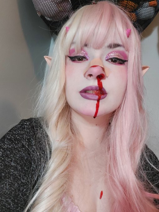 Bloody creature poster girl. https://t.co/55UBDXtsAq