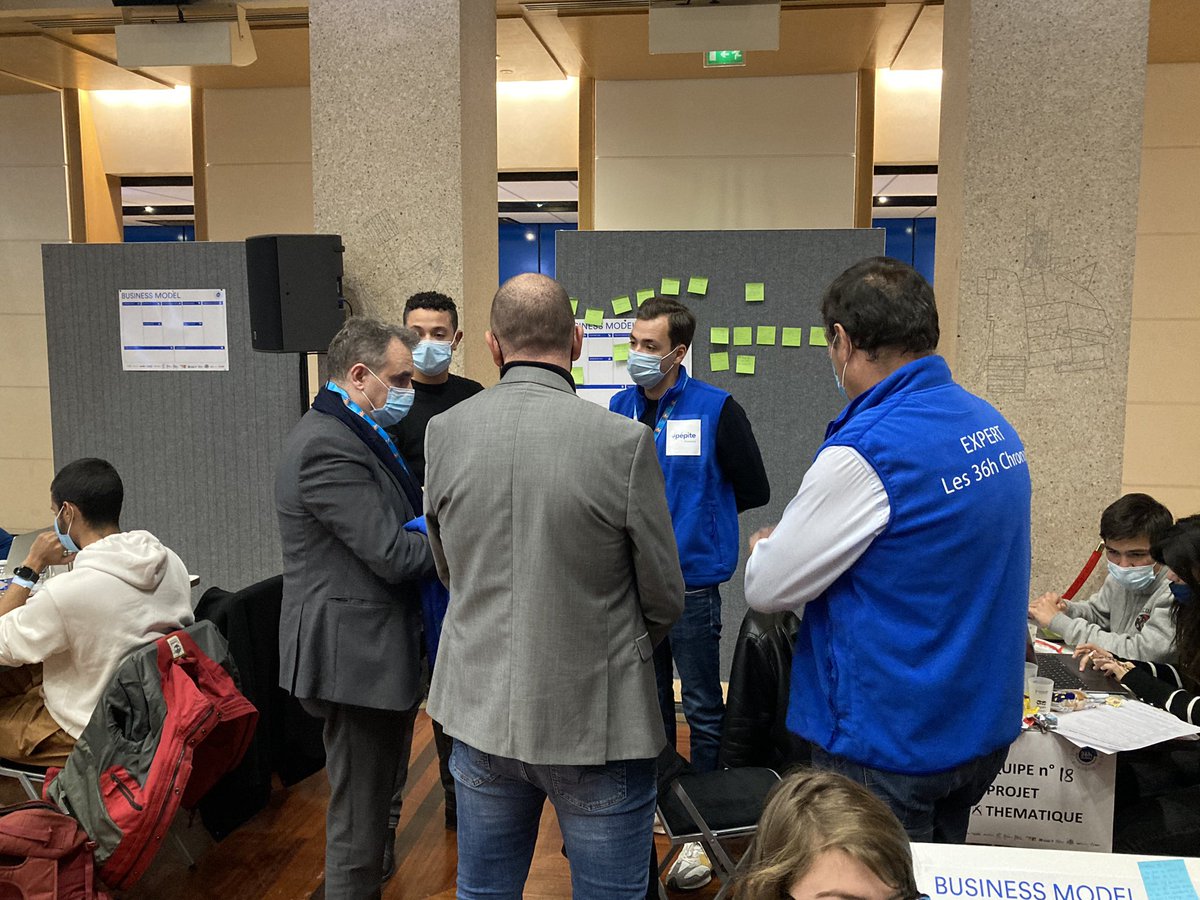PepiteProvence's tweet photo. #36hChrono ⏱ ✨ Soutien de la part de @Eric__Berton Président @univamu en faveur de l’#EntrepreneuriatEtudiant 👩‍🎓👨‍🎓🚀 qui découvre en avant-première les projets en construction des #etudiants https://t.co/uihUKOMMVa