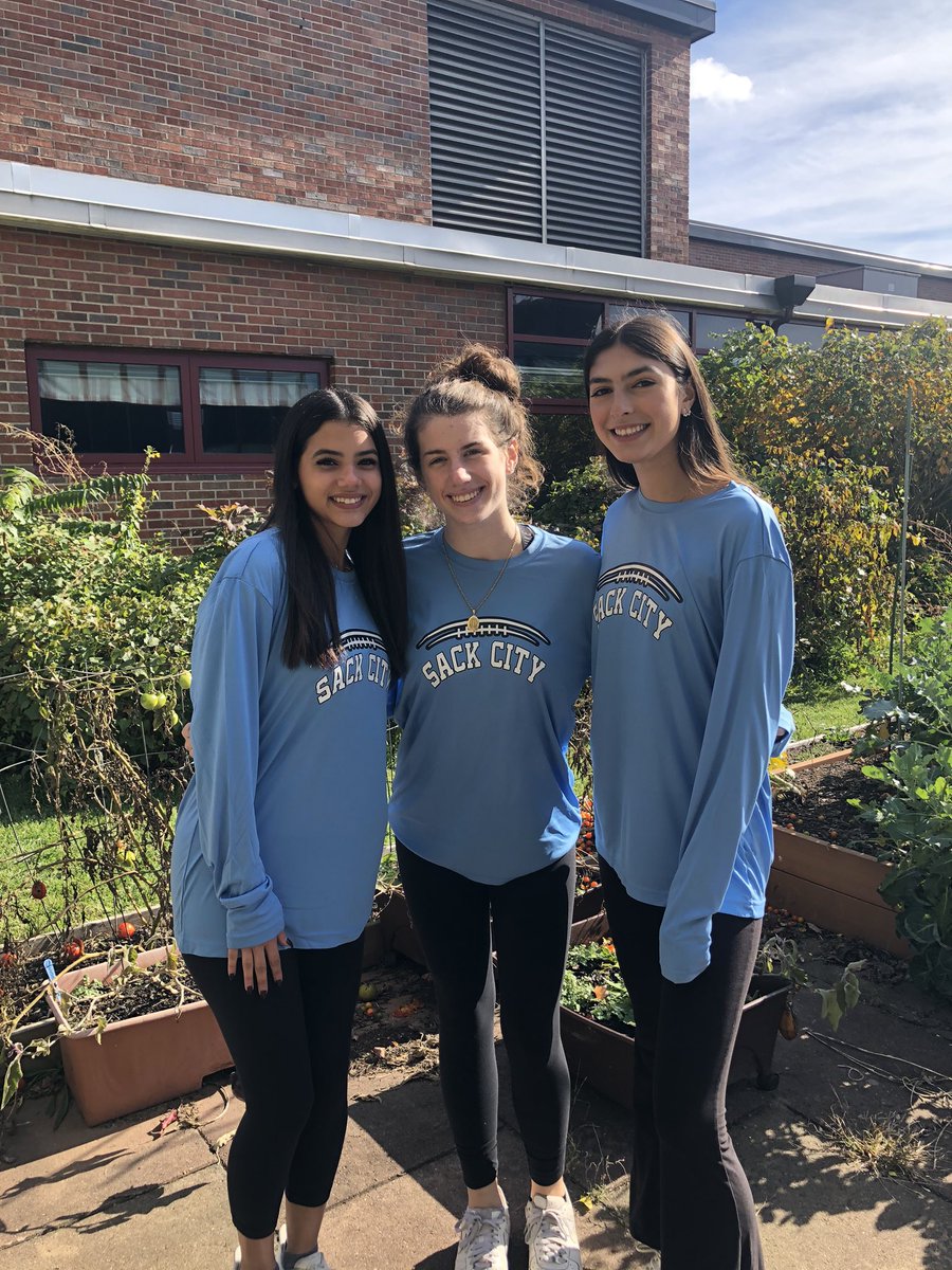 Powder Puff is back!!! Kickoff at 6:00 on Murphy Field. 🌽🏆🏈 #YorktownCSD <a href="/YHS_Senate/">YHS Student Senate</a> <a href="/YHSclassof2022/">YHS Class of 2022</a> <a href="/THE__CROP/">THE CROP</a> <a href="/YtownSportsMed/">Yorktown Sports Medicine & Performance</a> <a href="/YHSPTSA/">YHS PTSA</a>