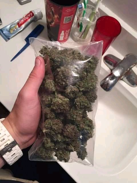 rouanplug's tweet image. Ajouter moi sur snapchat.com/add/rouanduv et passer vos commandes et pour une bonne commandes ta livraison sera gratuite