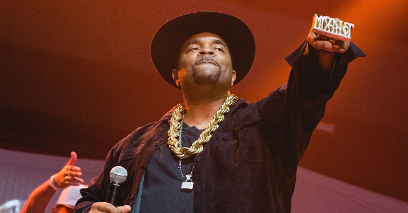 Sir Mix-A-Lot is a Seattle hip hop legend. He gave us "Baby Got Back" and helped <a href="/KeepMusicLiveWA/">KeepMusicLiveWA</a> during the pandemic. And tomorrow night, you have a chance to see him perform LIVE at <a href="/Neumos/">Neumos</a>. Don't miss out! Get your tickets now: do206.com/events/2021/11…