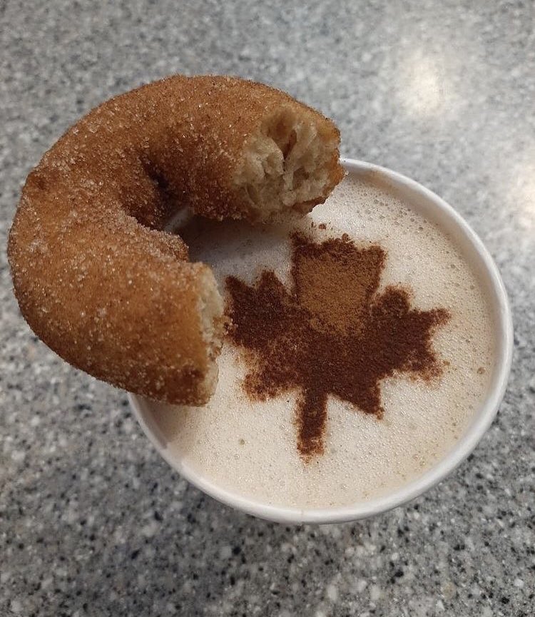 theCManRoadside's tweet photo. A brisk November day is a great day for a hot maple latte and a homemade apple cider donut!
@NHLRA @NewEnglandInfo @thecommonmannh #donut #latte #nhfoodie #nhrestaurants #nheats #nhfood #takeout #roadtrip #nh #appleciderdonut #maple @irvingoil https://t.co/qU0sQ24mHe
