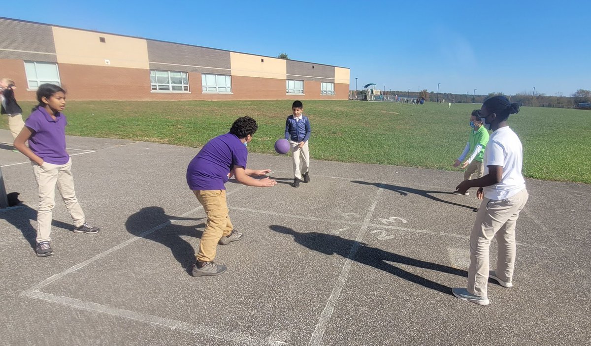 Taking advantage of the November sunshine with 5th graders. They love 4-square! We added some variations today for a challenge. <a href="/FarmerDragons/">Farmer Elementary</a>
<a href="/meme3rat/">MeMe Ratliff</a>