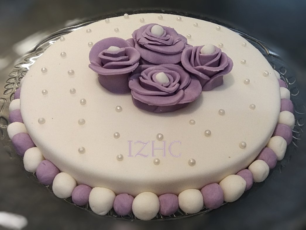 Irum_Zaidi_HC's tweet photo. 🎂#Vanilla_Birthday_Cake🎂 https://t.co/gwJ6uZl1hN
