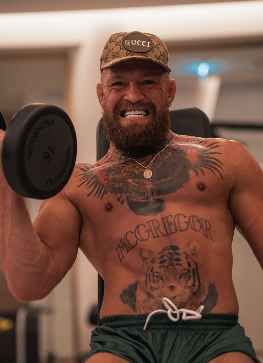 TheNotoriousMMA's tweet photo. Proper Power! @McGregorFast https://t.co/1cBAAv3Tp9