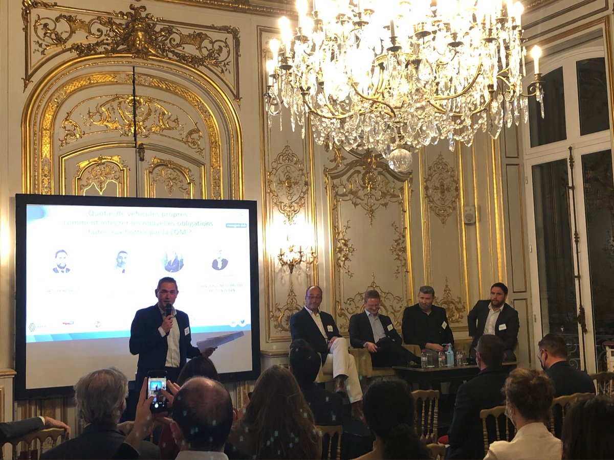 ae_magazine's tweet photo. Une nouvelle soirée du @FMMClub débute autour de la thématique :
« Quotas de véhicules propres : comment intégrer les nouvelles obligations faites aux #flottes par la #LoiLOM » ? #FMMClub https://t.co/V6KmklgyvQ