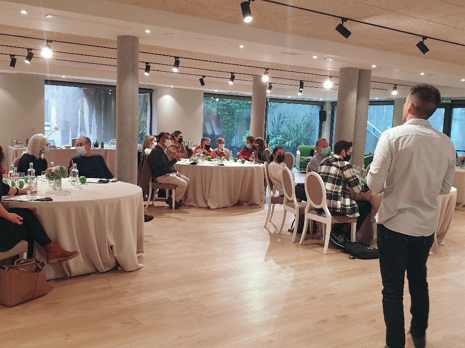 Rusticae's tweet photo. 🏩 Ayer en @artiemhotels Asturias volvimos a encontrarnos con lxs anfitriones de nuestros alojamientos @Rusticae, en esta ocasión con los de la zona noroeste de España, para compartir una nueva jornada de formación. ¡Gracias a todxs los asistentes! https://t.co/ynE09tz8G3