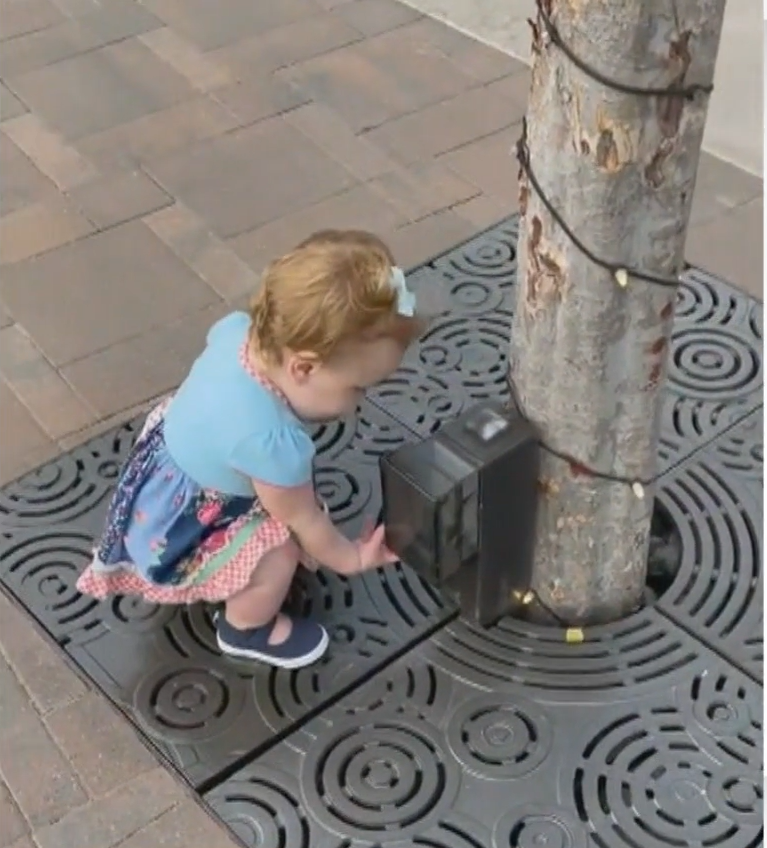BAintheWild's tweet photo. Viral Video: Toddler overgeneralizes hand-sanitizing behavior chain to presence of various objects
https://t.co/lByVTpKsLX
#behaviortwitter #ABA #BAintheWild #learning #stimuluscontrol #generalization https://t.co/kZc9iEYkn5