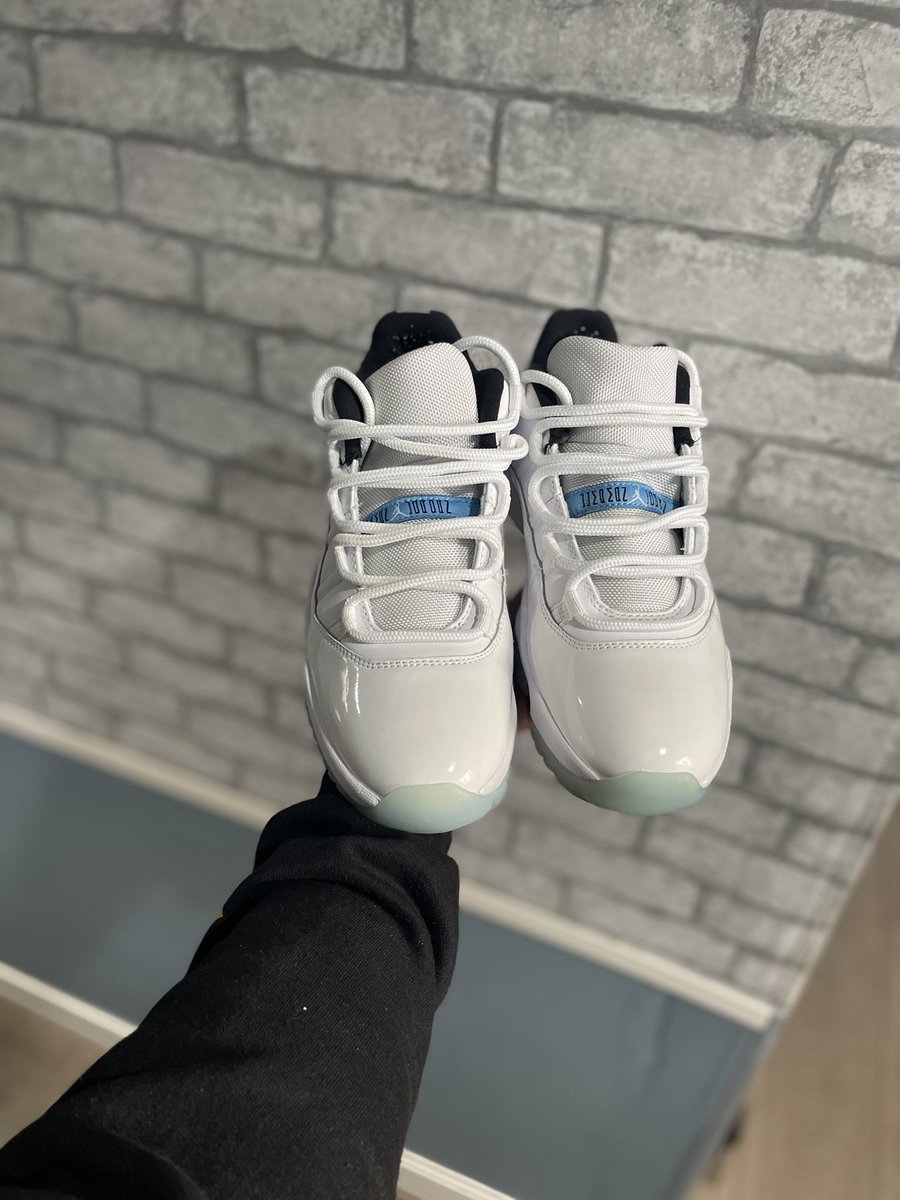 Kaiz_kickz's tweet photo. Before and after for @MoneyMan__S ๐งผ
Tap in w me for all your shoe needs ๐ฒ
#kaizkickz #tsdkcustoms https://t.co/njUVESa83J
