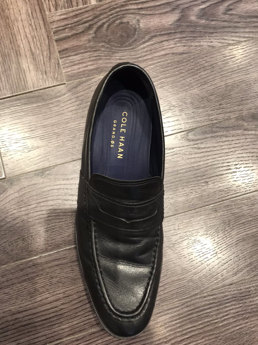 AtulNSingh's tweet photo. @colehaan Your shoe sole broke into pieces !! Is that #colehaan quality and standards for a shoe which has been very sparingly used ?? https://t.co/7r43VfPJOm