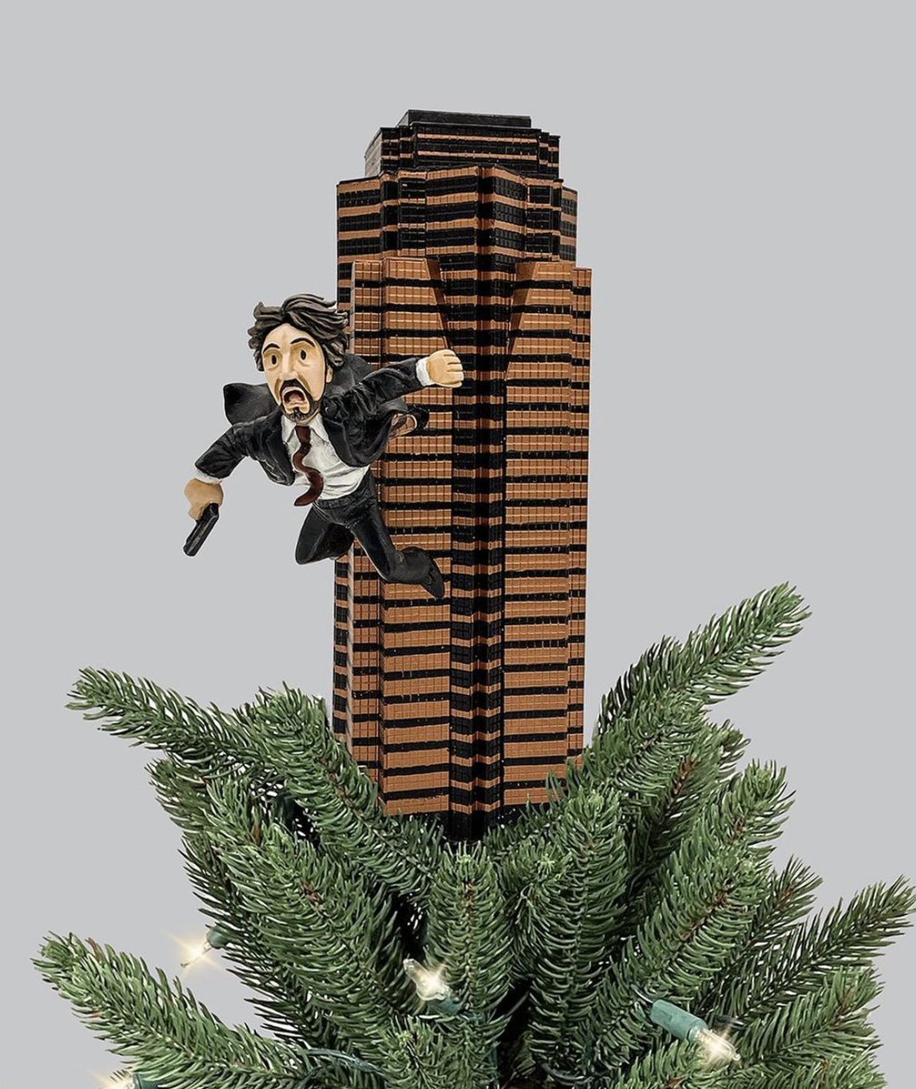 En haut du sapin. #DieHard🎄