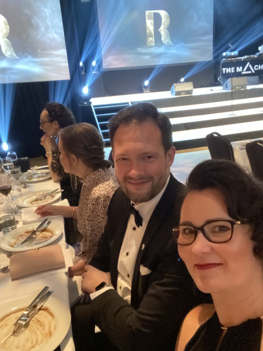 Rekrytoinnin ammattilaiset koolla alaa ja sen osaamista esille tuovassa ja arvostavassa tapahtumassa🤩 Palkitaan parhaita ja nautitaan illasta.  #rekrygaala  Kiitos @ #duunitori
Viime vuonna tuomarina mökkisohvalta, tänä vuonna juhlitaan livenä🤩