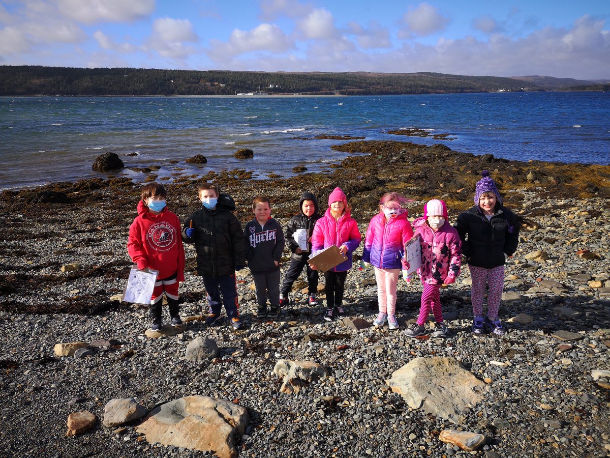 msabbottsma's tweet photo. Our students had a blast today with our first coastal monitoring expedition! Lots of #handsonlearning and #deeplearning taking place! We're so lucky to live on the coast! #OceanSTEM @NLESDCA @coastalXnl @karen_yetman @GlenW1968 @SMA_Mystic https://t.co/NV340LTV7R
