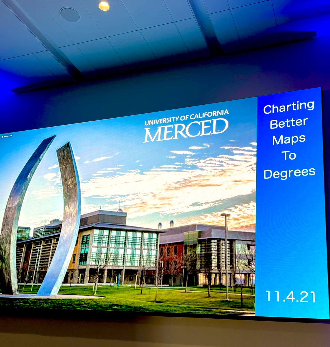 _NDLO's tweet photo. Looking forward to the work ahead! @ucmerced “Charting Better Paths To Degrees” #StudentSuccess #Equity
#MapsToDegrees
#CVHigherEd #ProgramMapper #Transfer #CollegeFuturesFoundation @CVHEC_ @CalCommColleges @ChancellorMunoz https://t.co/rnp8WfMc2j