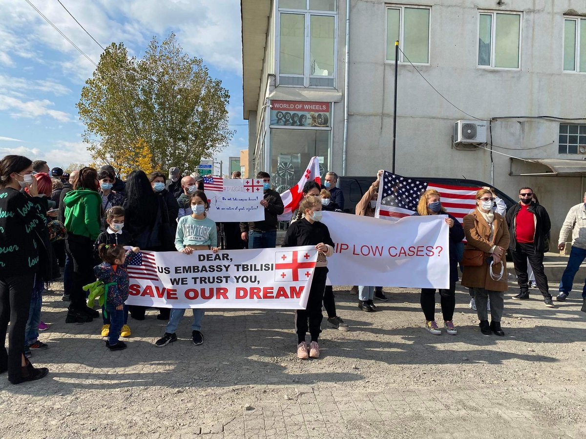giotoi72's tweet photo. We are #DV2021 winners.  We are victims of great injustice.  Our rights are violated!  @POTUS @KamalaHarris @VP @SecBlinken @StateDept @RepBowman @RepMarieNewman @RepPressley @RepMGS @RepKarenBass @RepNikema @RepLoriTrahan @JohnCornyn @SenatorLankford @SenatorDurbin @TravelGov https://t.co/1PcHoJg4Yb