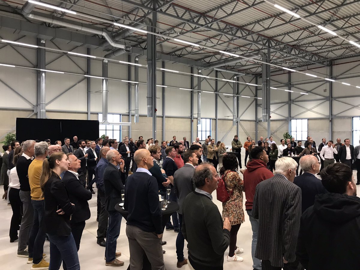 arjenmaathuis's tweet image. Opening bijgewoond v/d nieuwe vestiging van The Surgical Company in #Almelo! Wat een prachtig bedrijf #PatientTempratureManagement! Het warm houden v/h lichaam tijdens of na operaties verkleint de kans op complicaties en versnelt herstel! Tevens versterking #TechMed in #Twente