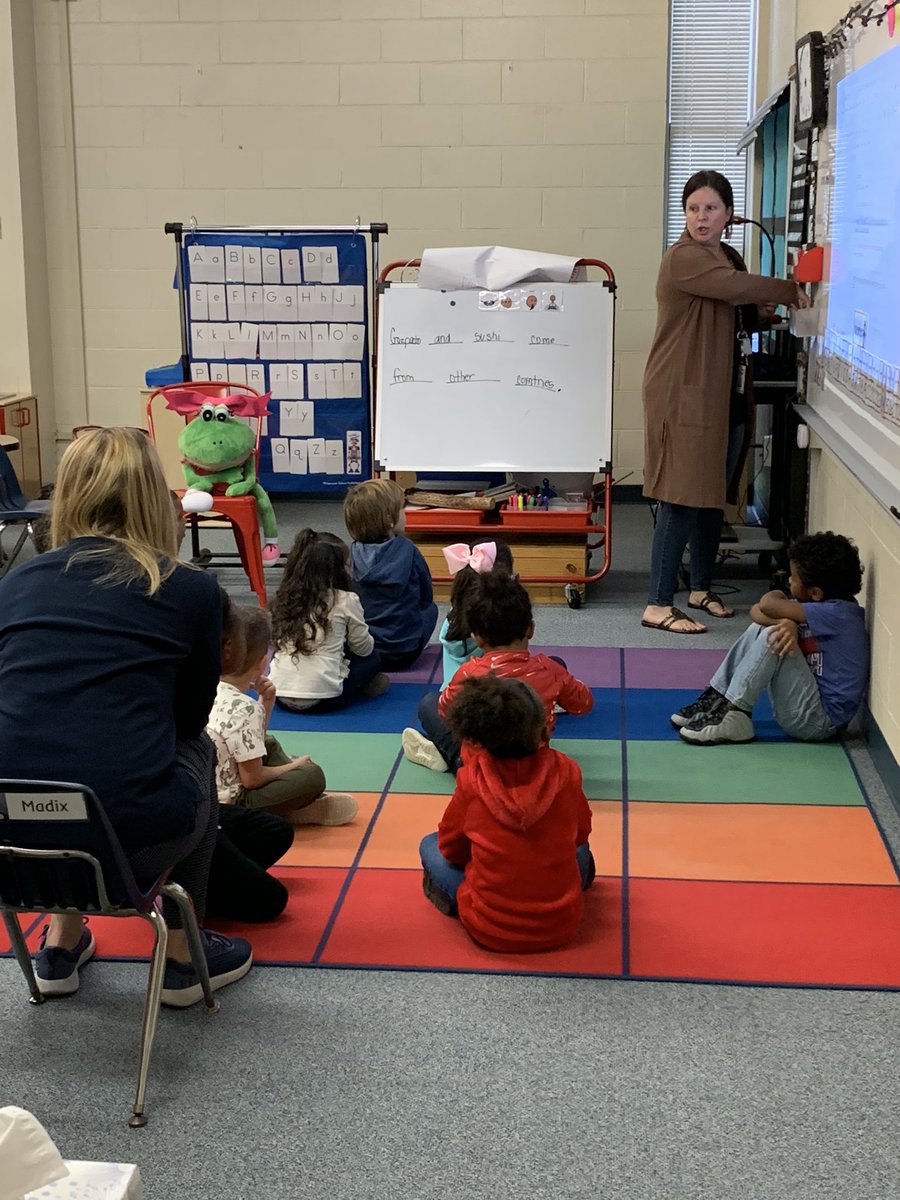 BacaWest's tweet photo. Prekindergarten @NeyKnights wonderful learning is taking place!! @RitaC11900705 @Danawest75 #bisdBackToBetter https://t.co/hUksUuklIA