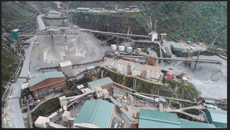 im_mining's tweet photo. The @FluorCorp-#Petrosea Joint Organisation (FPJO) has been selected by @IDFreeport to install a new SAG mill at the #Grasberg #copper-#gold mine, Indonesia as the complex ramps up underground production from the Deep Mill Level Zone &amp; Grasberg #BlockCave https://t.co/hzPlzAxoig https://t.co/oqkfvjdUbf