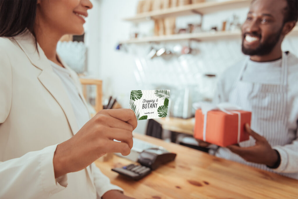 Make sure you are ready for the #HolidaySeason! Create gift cards that reflect your brand on demand in second with your own <a href="/badgyprinter/">Badgy</a>, 

#SmallBusiness <a href="/SBAgov/">SBA</a> 
us.badgy.com/tips-tricks/th…