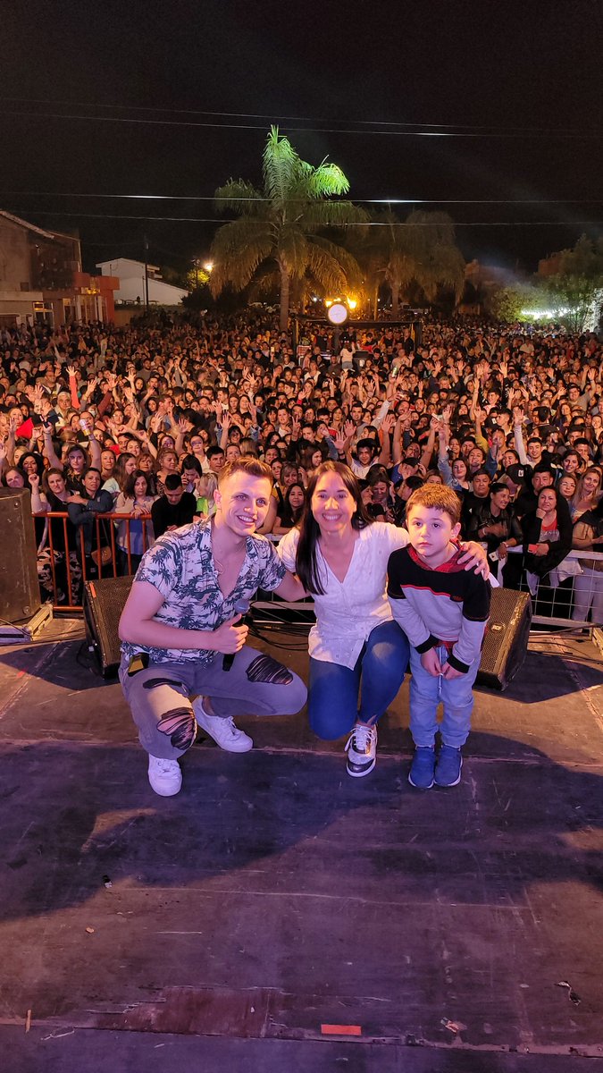 PaulaCordobaOk's tweet photo. ¡Feliz cumpleaños Los Surgentes! 

✨ Anoche el Bv. Liniers se convirtió en el escenario de una noche inolvidable!

Gracias a tod@s l@s que participaron de este 110° aniversario tan especial, vecin@s y equipo de la municipalidad y familia☺️ 

¡Estamos muy felices! ♥️ https://t.co/7fQcatJKOM