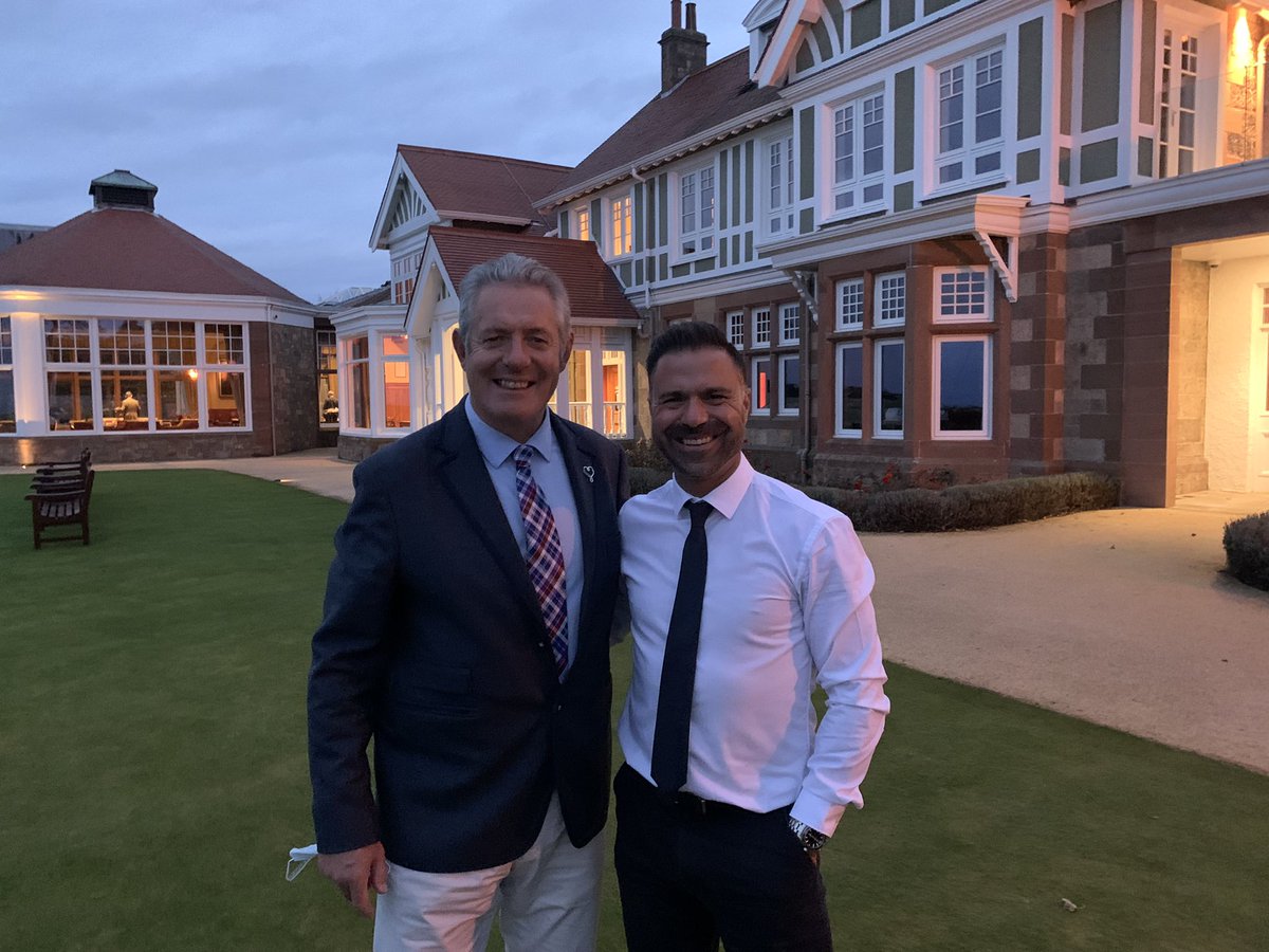 Ducadelcosma_'s tweet photo. A privilege to support @ParkinsonsUK at their fundraising event @MuirfieldGolf hosted by @15GavinHastings 

#TheHonourablecompanyofedinburghgolfers 
#Ducadelcosma 
#gavinhastings 

Big thanks to @janmadsox 
#janmattison 

#Elaineslide https://t.co/lwLs5pCp5T
