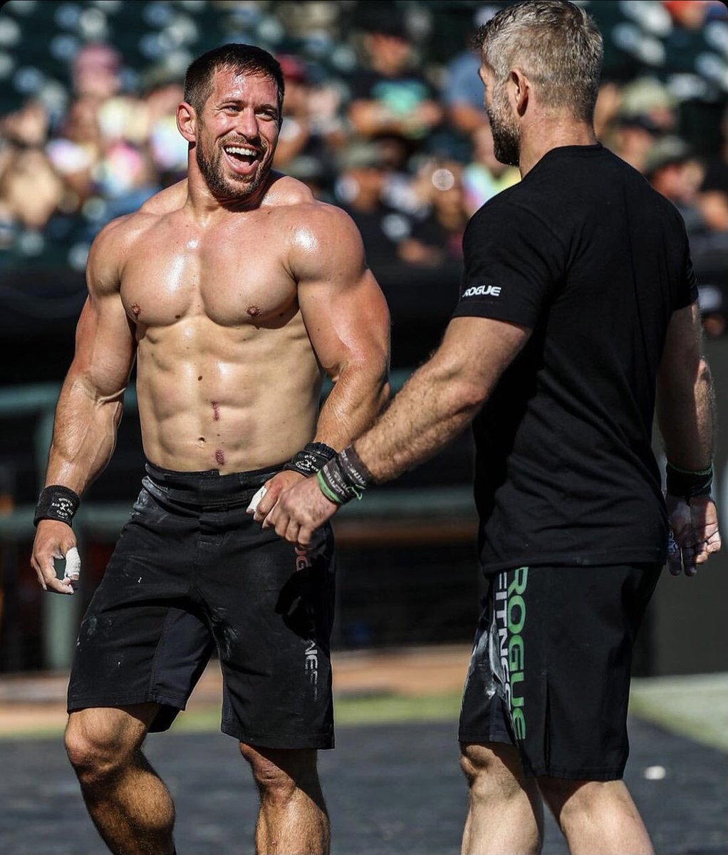 Zonawod's tweet photo. 🔥 El físico de @Dan_Bailey9 (37) es... [completa la frase] 😮

Empezamos nosotros, ...¡ESPECTACULAR! 💪🏼

📸 @RogueFitness (Rogue Invitational 2021)

#danbailey #rogueinvitational #rogue #motivation #legend #crossfit #crossfitathlete #crossfitlegend #zonawod https://t.co/1Wlgte9sLv