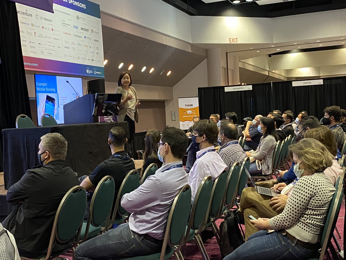 may_bakken's tweet photo. @BMCSoftware GM, Margaret Lee talks about “ServiceOps Transformed”at #AISummit in Silicon Valley to a packed audience #AIOps #AITSM #connectedintelligence #bmchelix https://t.co/EFRCIRFpL5
