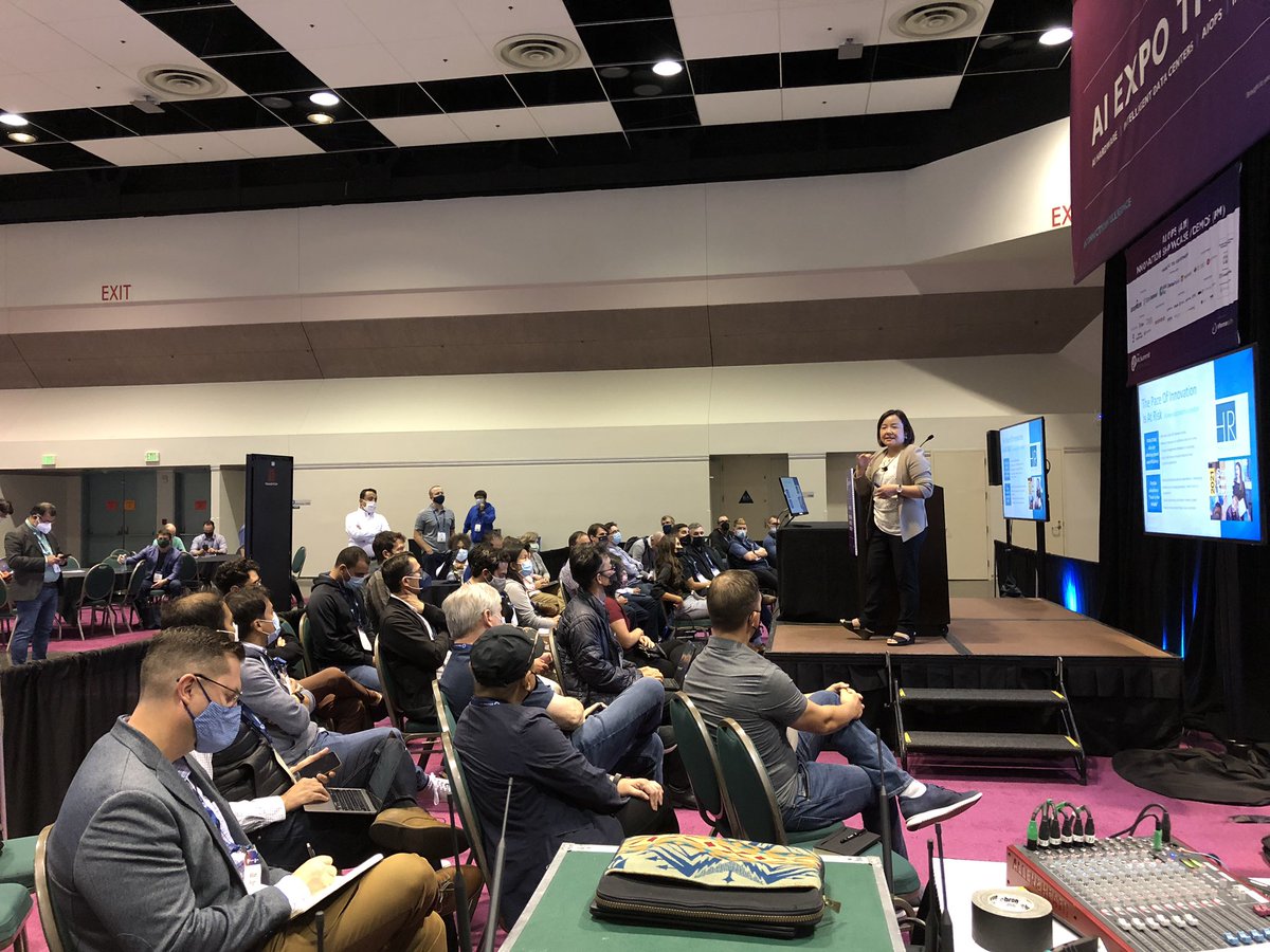 may_bakken's tweet photo. @BMCSoftware GM, Margaret Lee talks about “ServiceOps Transformed”at #AISummit in Silicon Valley to a packed audience #AIOps #AITSM #connectedintelligence #bmchelix https://t.co/EFRCIRFpL5