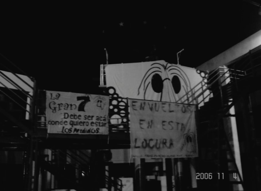 Hace 15 años copamos este templo santafesino.. recuerdan qué lugar es gransietrxs?! 4/11/2006
Lxs leemos 😎