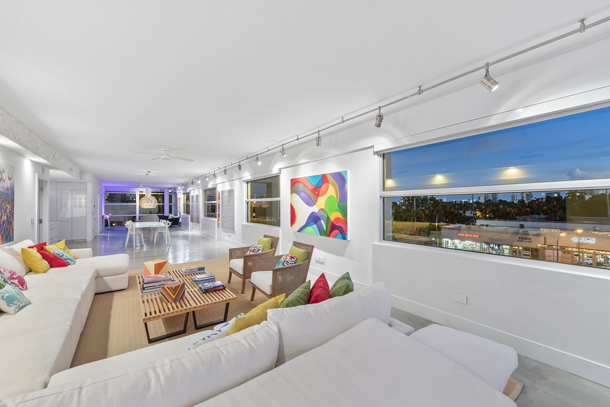 MIAwaterfront's tweet photo. Just Listed‼️Artistic sophistication throughout with an open floor plan. 😍

1520 Lenox Ave #PH4 | Miami Beach, FL 
2 BD + 2.5 BA | 2,496 Living SF 

💸Asking Price: $1,700,000💸

𝐉𝐮𝐥𝐢𝐚𝐧 𝐉𝐨𝐡𝐧𝐬𝐭𝐨𝐧⁣⁣⁣
Broker Associate - @corcorangroup
#corcoran #luxuryrealestate https://t.co/U2fe2ztxv5