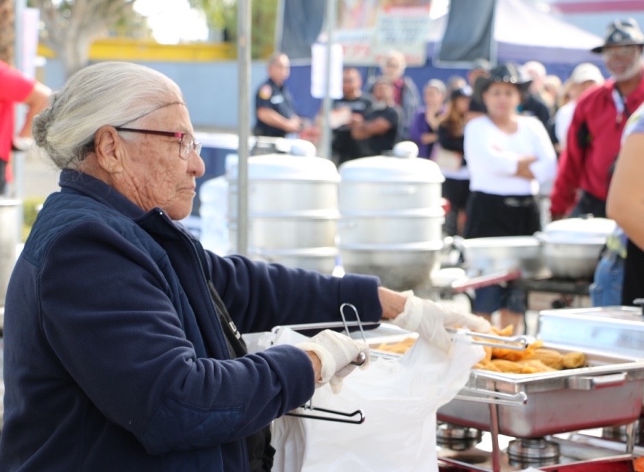 CityofIndio's tweet photo. We're counting down until we come together for the biggest &amp; best @TamaleFestIndio yet! Get ready to eat delicious bites, sip the best drinks &amp; dance to live music. You won't want to miss it!
Eat. Drink. Feed Indio. 🫔🤤 Apply to be a vendor → https://t.co/HPEhcuKrf3 https://t.co/XPctO7AphF
