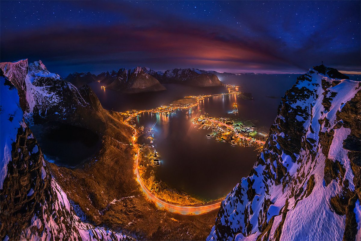 LeoAuteur's tweet photo. Max Rive nous propose ce soir cette sublime vue. Je vous souhaite un bon repos et vous donne rendez-vous demain pour des nouvelles de notre monde et de ses habitants. https://t.co/bephbjINBN